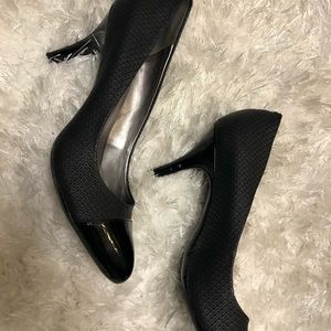 Calvin Klein Size 6 Pumps